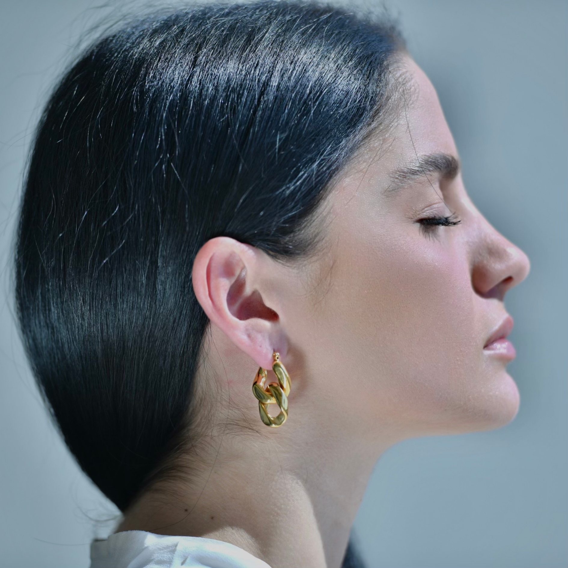 CUBAN Gold chain drop earrings. two chain parts. detachable drop chain. model wearing the cuban earring,