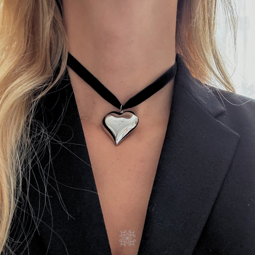 HEARTY Silver Pendant Velvet Necklace